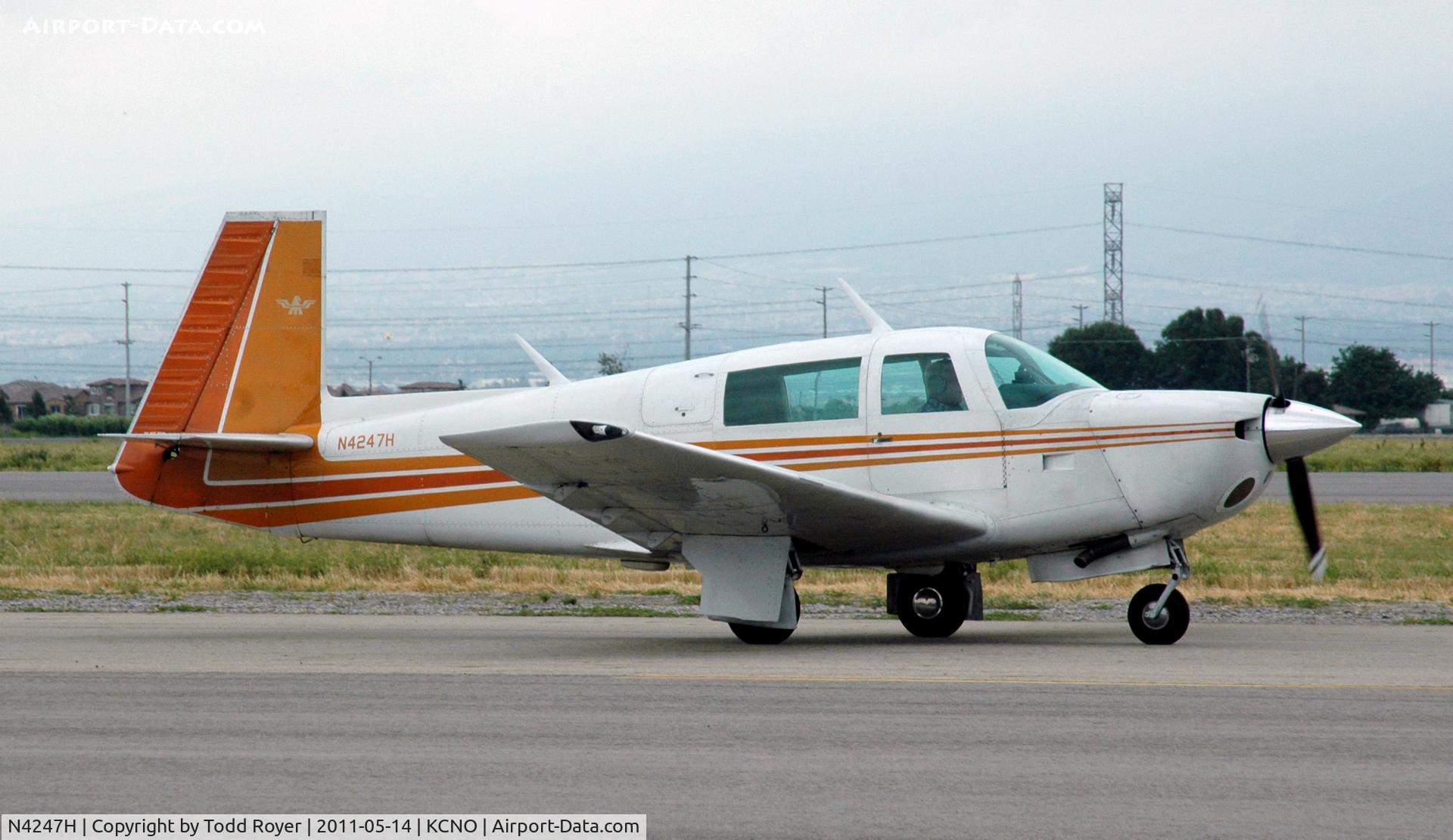 N4247H, 1978 Mooney M20J 201 C/N 24-0680, Taxiing at Chino