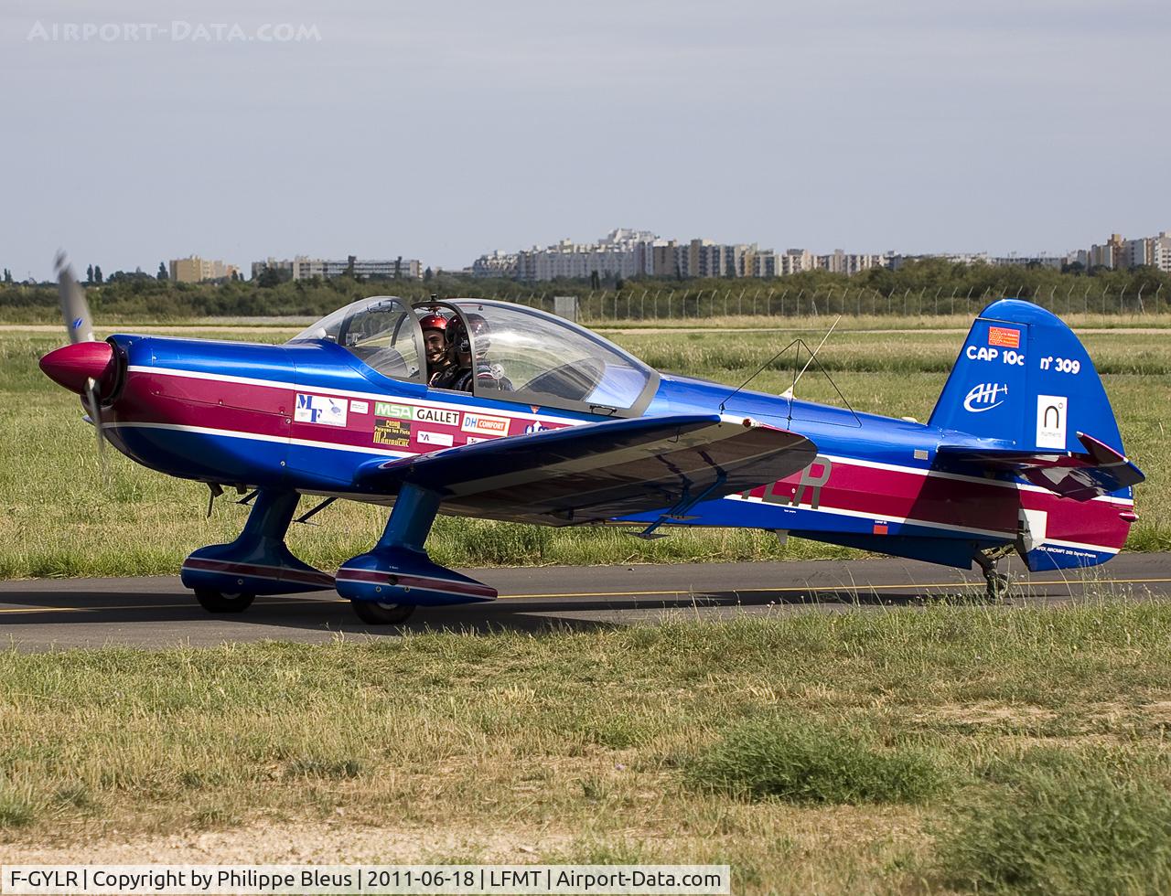 F-GYLR, Mudry CAP-10C C/N 309, Taxiing back to the apron of the Aéroclub de l'Hérault Languedoc Roussillon