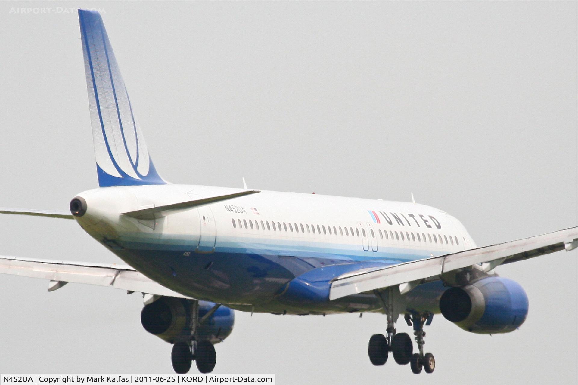 N452UA, 1999 Airbus A320-232 C/N 0955, United Airlines Airbus A320-232, UAL620 arriving from Vancouver, RWY 14R approach KORD.