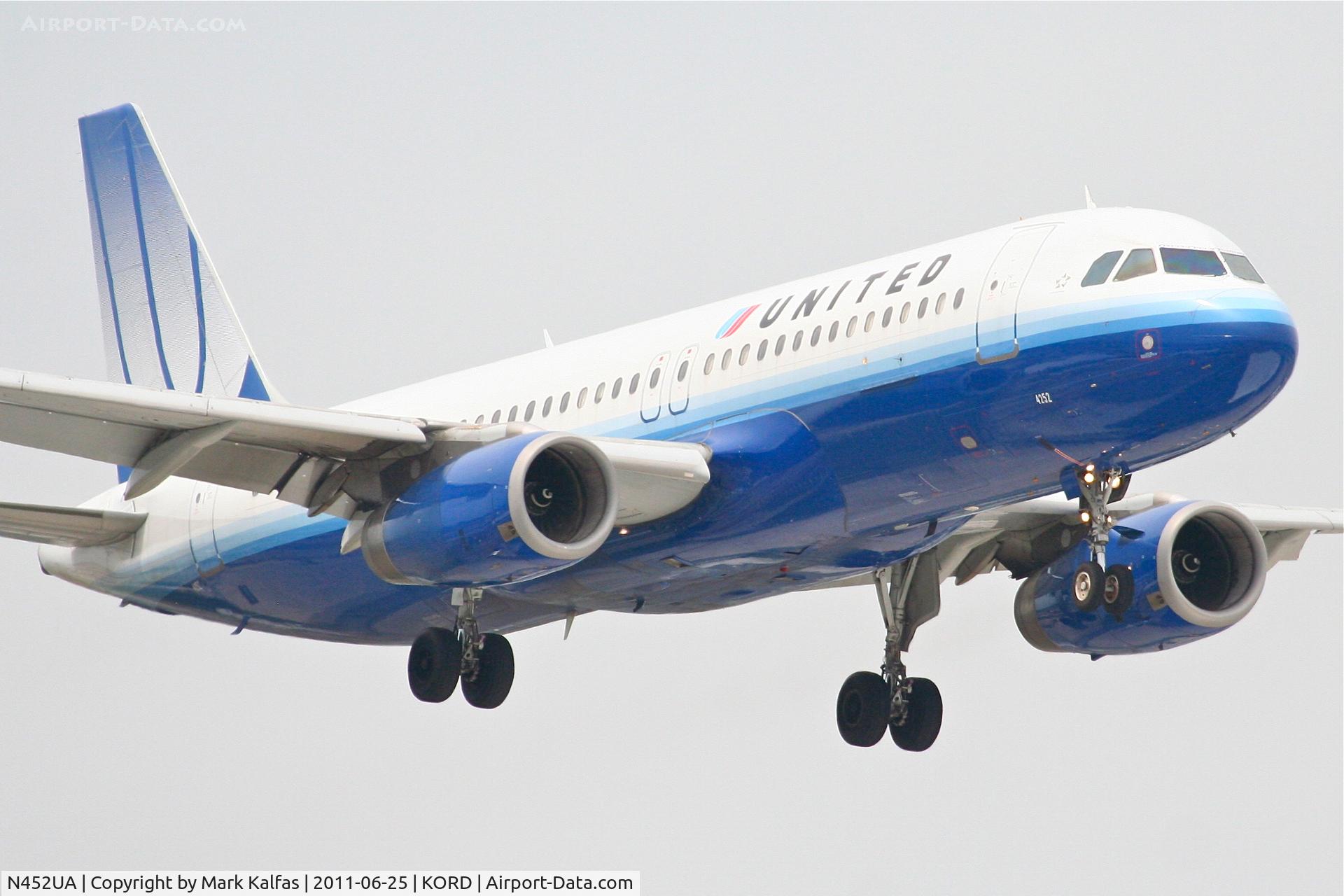 N452UA, 1999 Airbus A320-232 C/N 0955, United Airlines Airbus A320-232, UAL620 arriving from Vancouver, RWY 14R approach KORD.