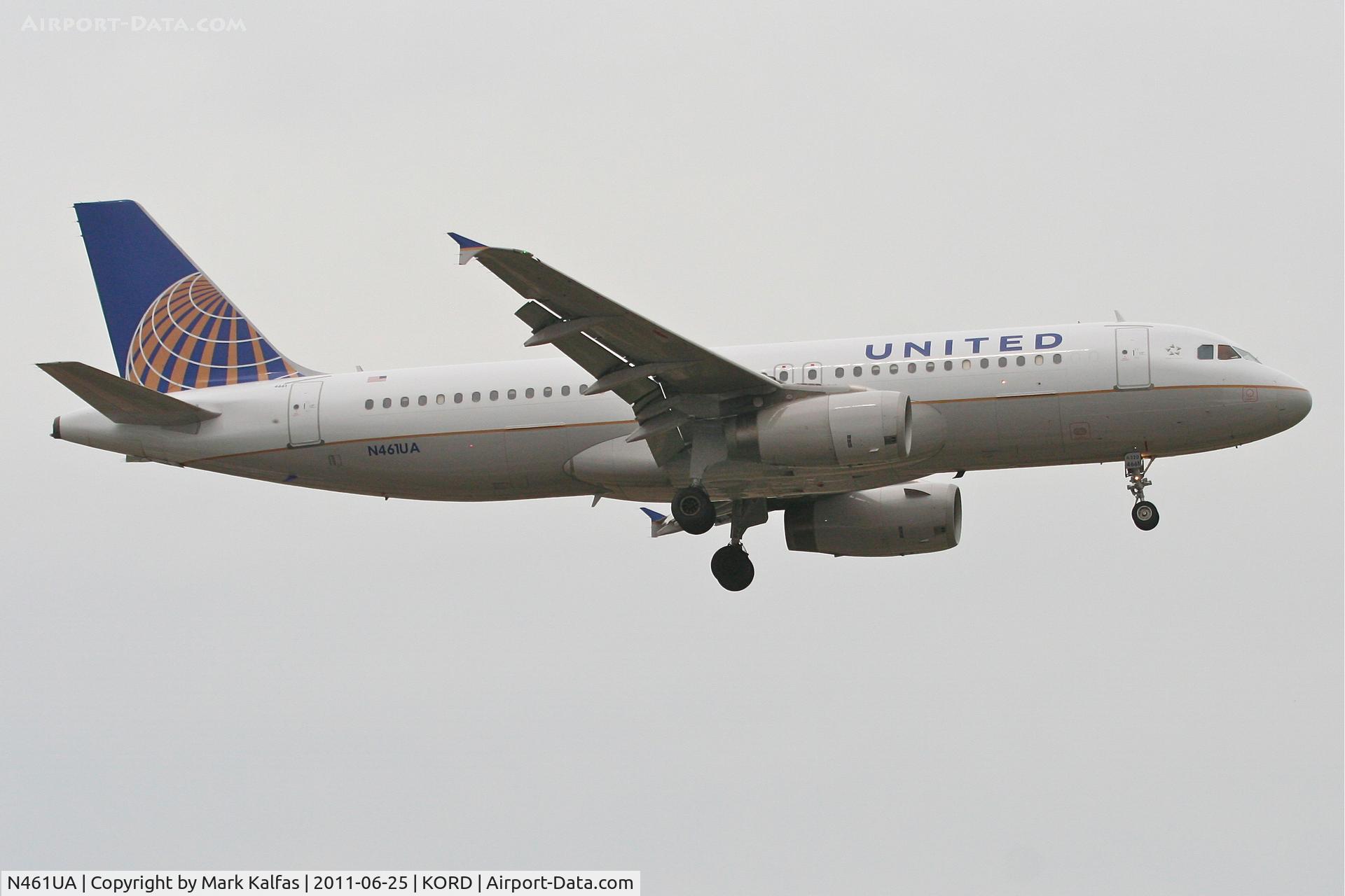 N461UA, 2000 Airbus A320-232 C/N 1266, United Airlines Airbus A320-232, UAL582 arriving from KSFO, RWY 14R approach KORD.