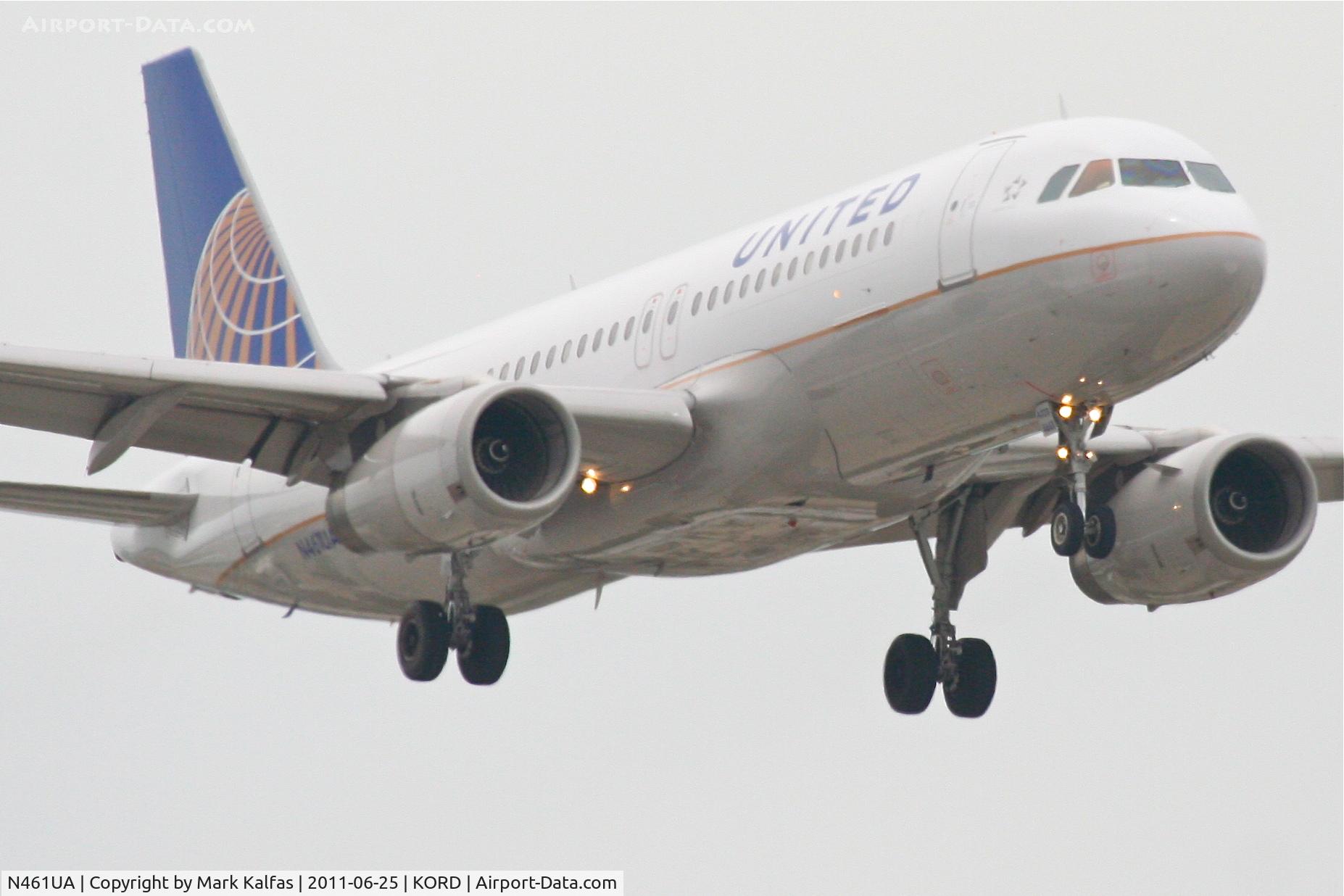 N461UA, 2000 Airbus A320-232 C/N 1266, United Airlines Airbus A320-232, UAL582 arriving from KSFO, RWY 14R approach KORD.