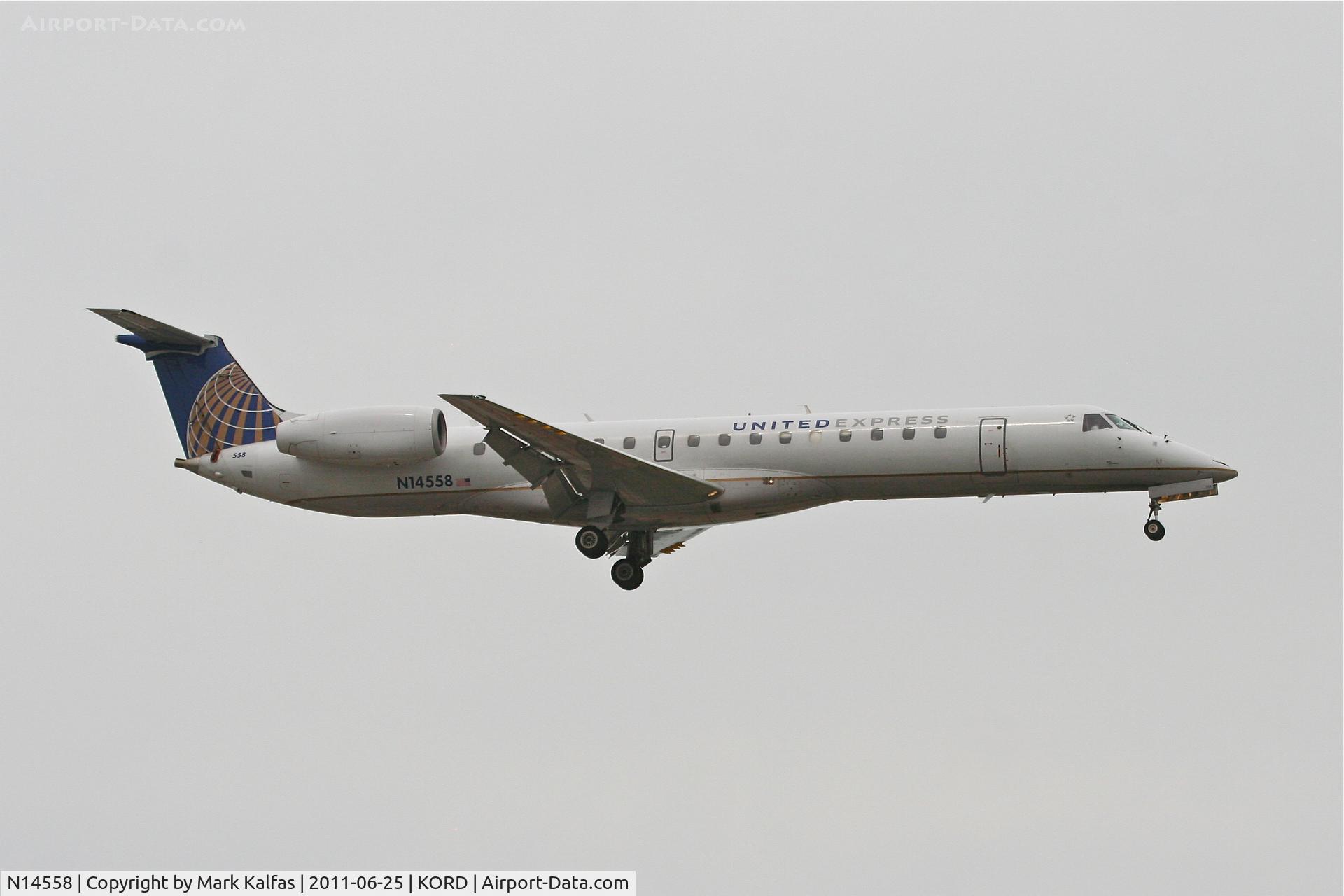 N14558, 2002 Embraer ERJ-145LR (EMB-145LR) C/N 145598, ExpressJet/United Express Embraer EMB-145LR, BTA6112 arriving from Green Bay, RWY 14R approach KORD.