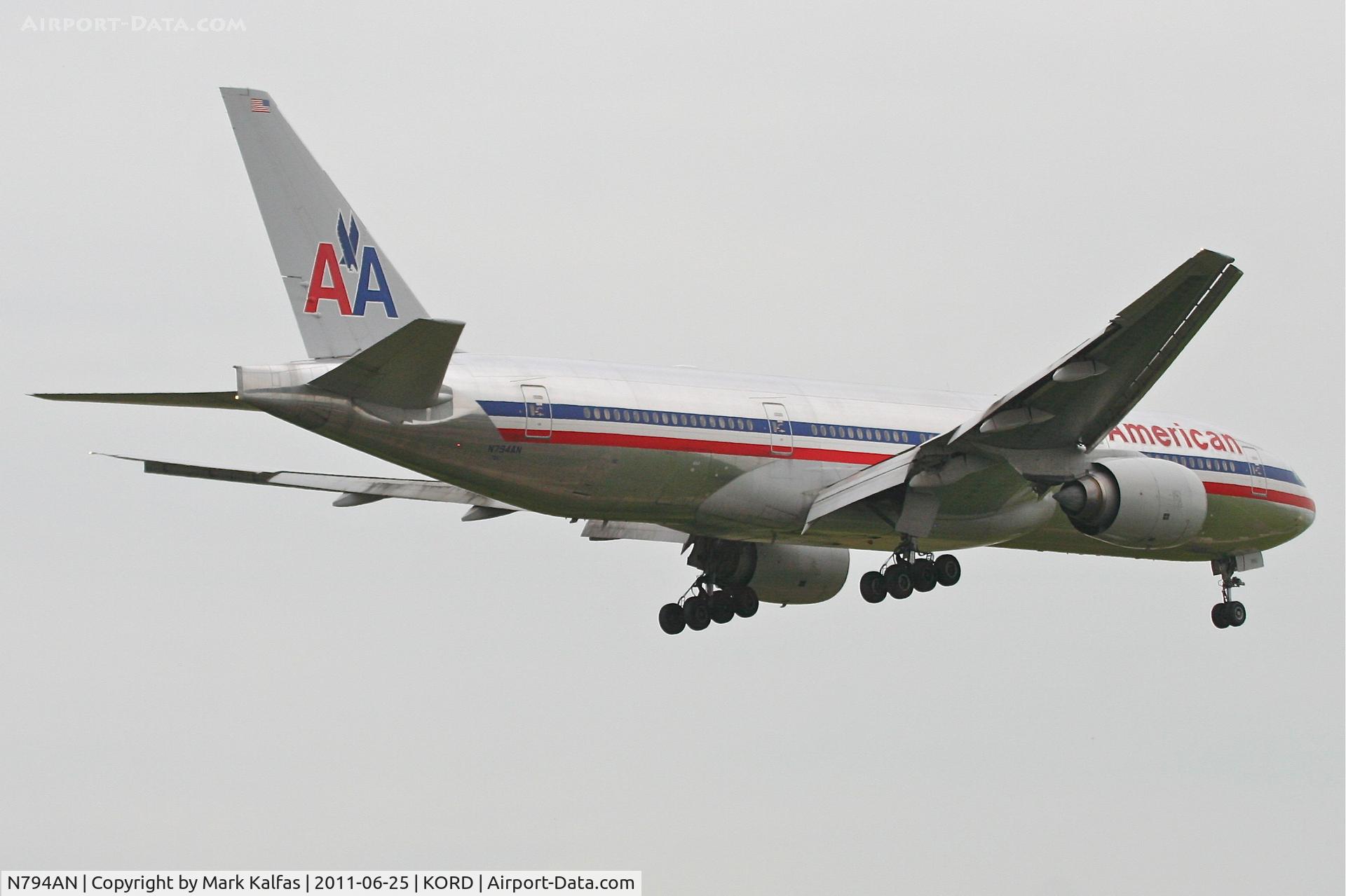 N794AN, 2000 Boeing 777-223 C/N 30256, American Airlines Boeing 777-223, AAL154 arriving from Narita International / RJAA, RWY 14R approach KORD.