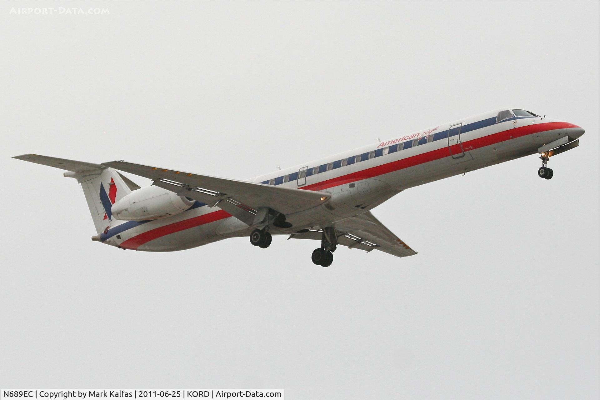 N689EC, 2004 Embraer ERJ-145LR (EMB-145LR) C/N 14500853, American Eagle Embraer EMB-145LR, EGF3993 arriving from Little Rock / KLIT, RWY 14R approach KORD.