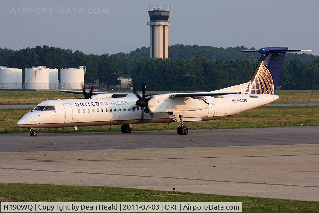 N190WQ, 2007 Bombardier DHC-8-402 Dash 8 C/N 4190, United Express (Colgan Air) N190WQ (FLT CJC3326) taxiing to RWY 23 for departure to Newark Liberty Int'l (KEWR).