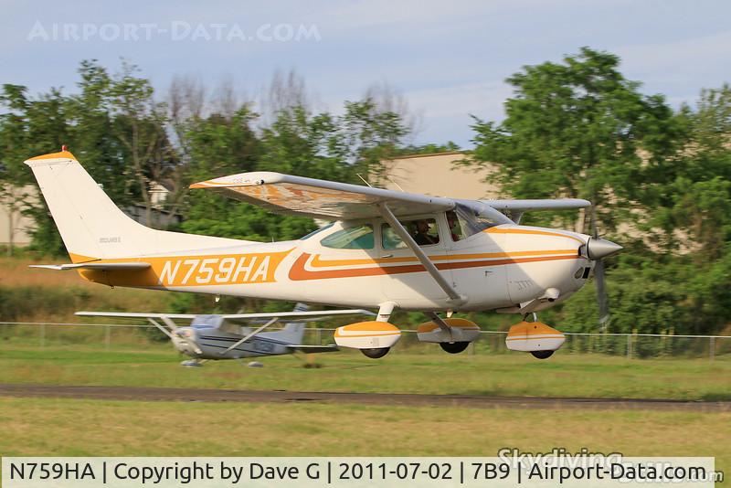 N759HA, 1977 Cessna 182Q Skylane C/N 18265996, Departing Ellington, CT