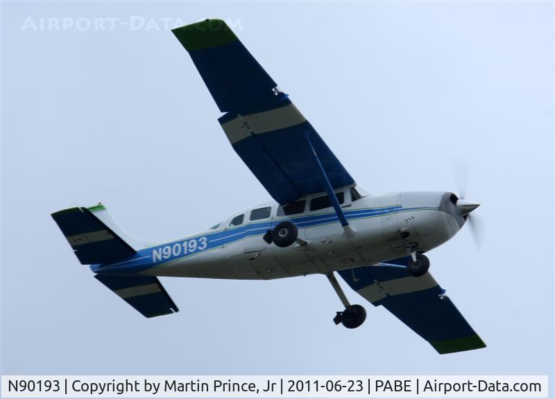 N90193, 1969 Cessna T207 C/N 20700007, Renfro's Alaskan Adventures landing in Bethel