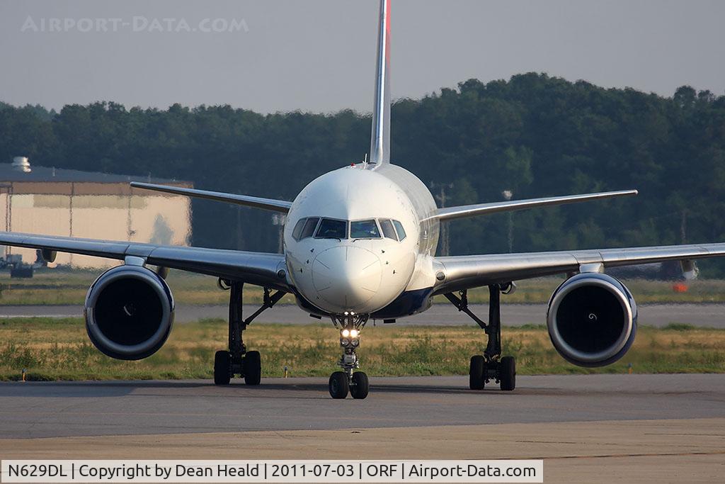 N629DL, 1987 Boeing 757-232 C/N 22919, Delta Air Lines N629DL (FLT DAL1143) from Hartsfield-Jackson Atlanta Int'l (KATL) taxiing to the gate.