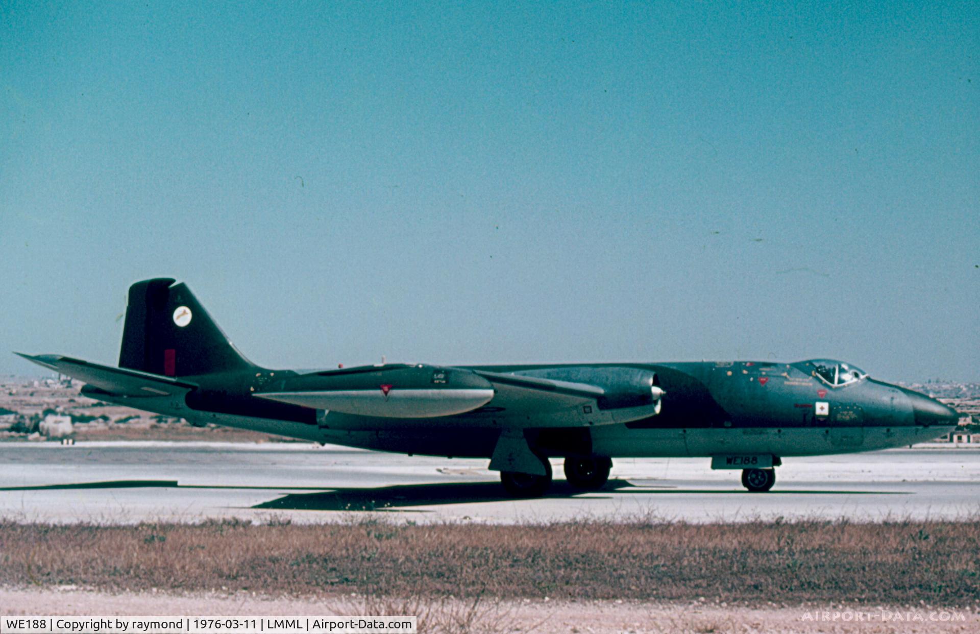 WE188, English Electric Canberra T.4 C/N EEP71164, Canberra WE188 231OCU RAF