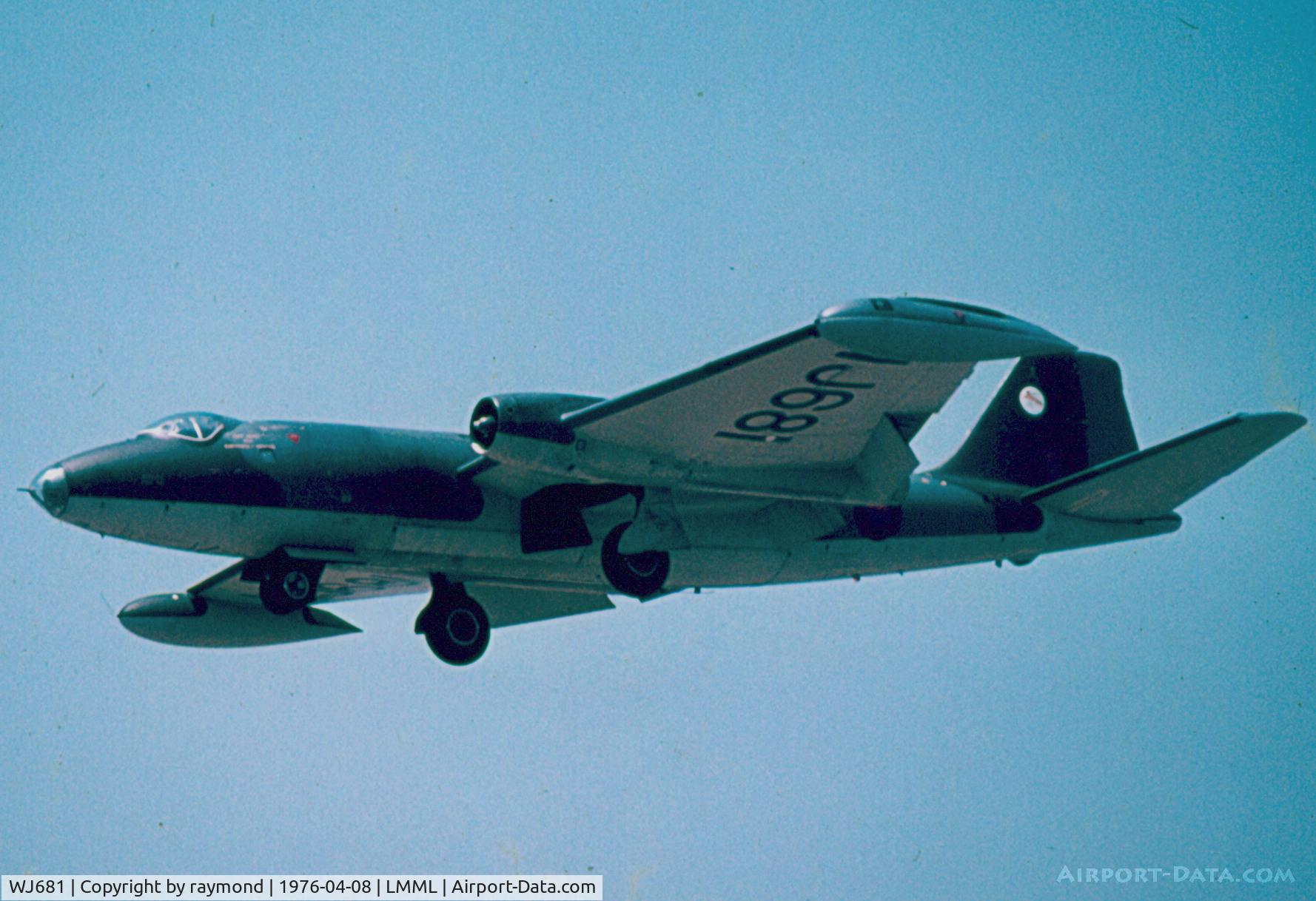 WJ681, English Electric Canberra B.2 C/N HP-232, Canberra WJ681 231OCU RAF