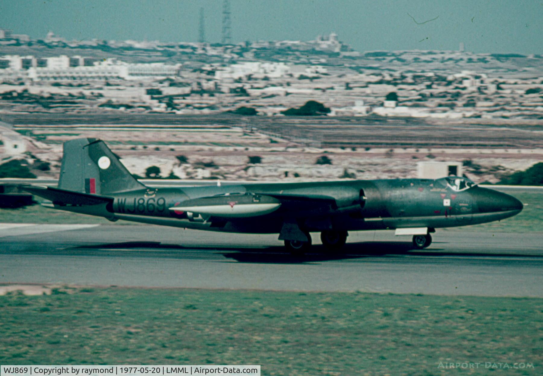 WJ869, English Electric Canberra T.4 C/N 71069, Canberra WJ869 231OCU RAF