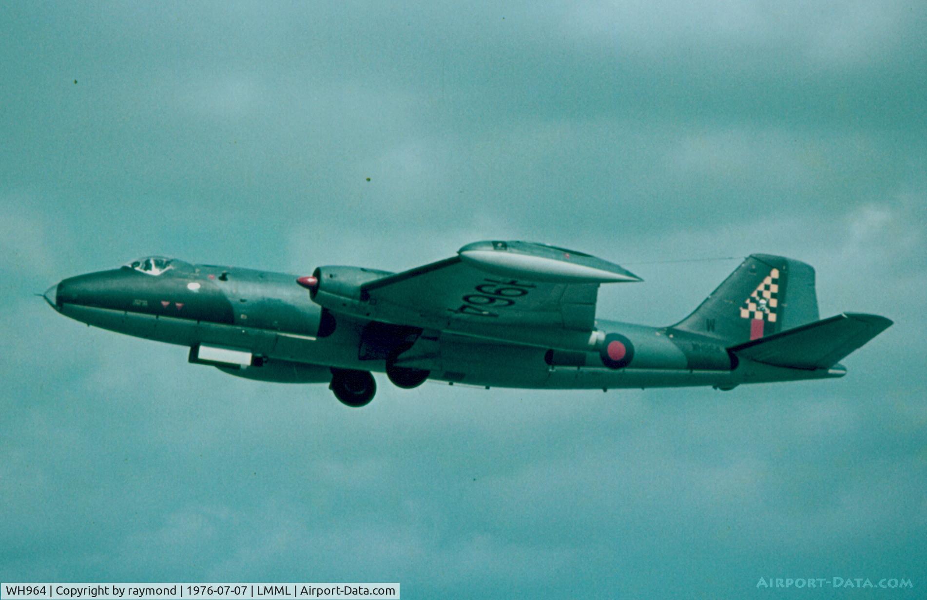 WH964, English Electric Canberra B.2 C/N SH1689, Canberra B2 WH964/W 100Sqd RAF