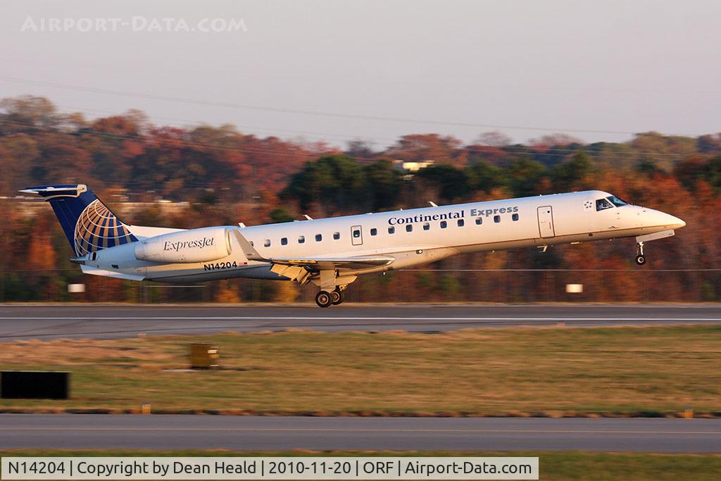 N14204, 2006 Embraer ERJ-145XR (EMB-145XR) C/N 14500968, Continental Express (ExpressJet Airlines) N14204 landing RWY 23.