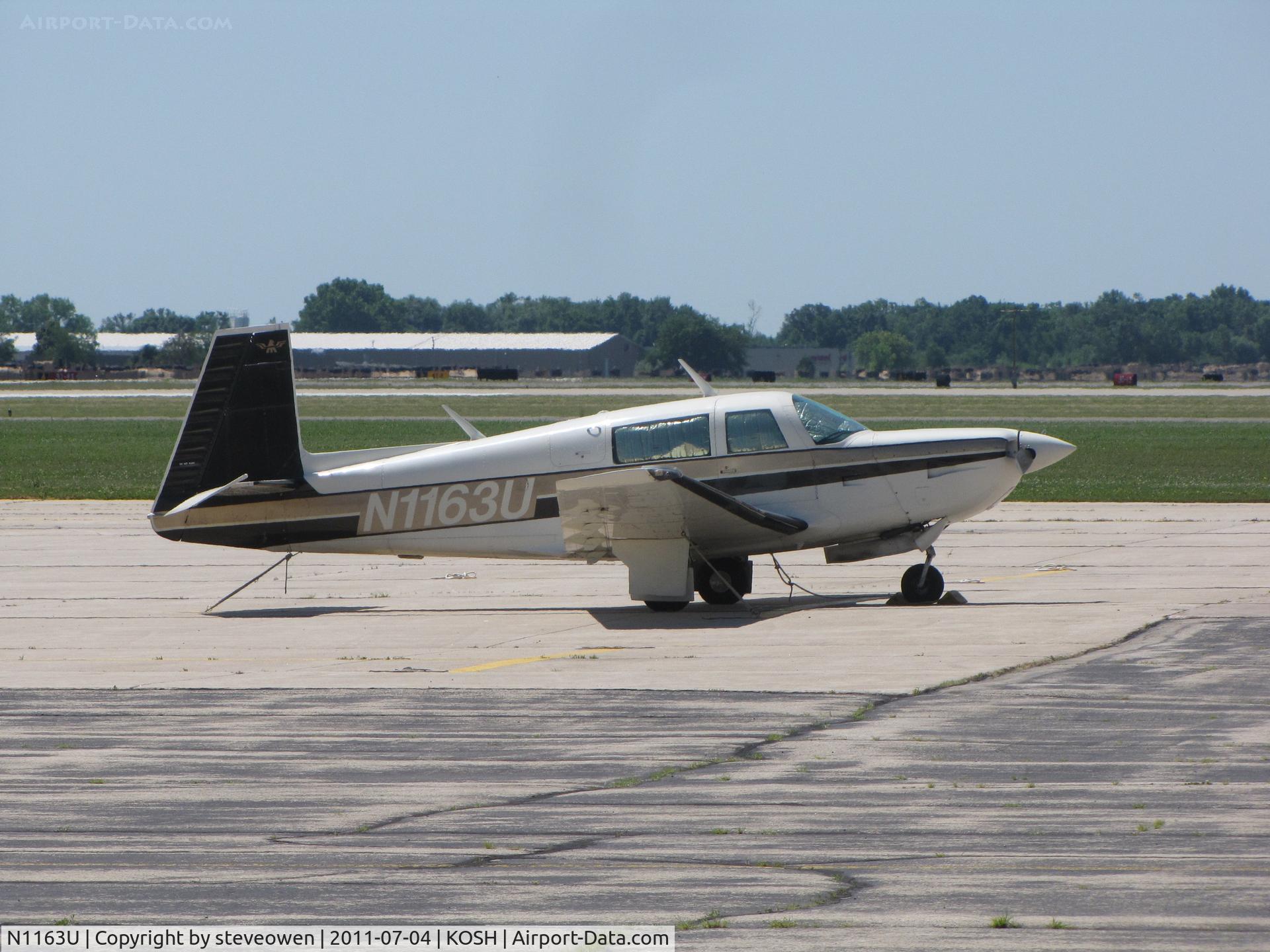 N1163U, 1982 Mooney M20K C/N 25-0672, @Basler FBO