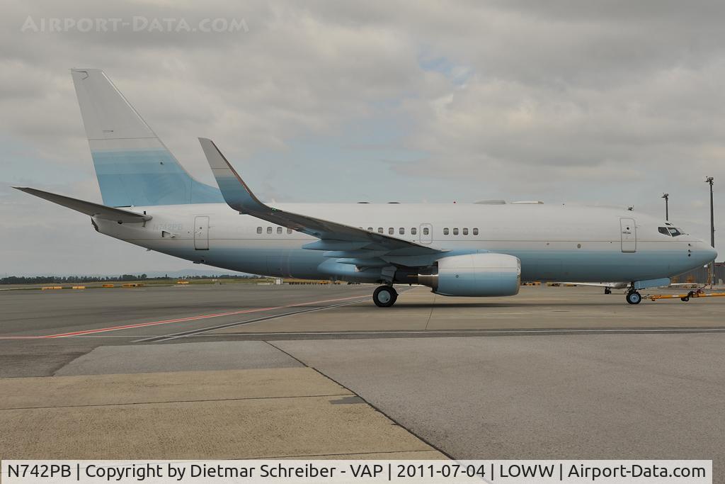 N742PB, 1999 Boeing 737-73U BBJ C/N 29200, Boeing 737-700