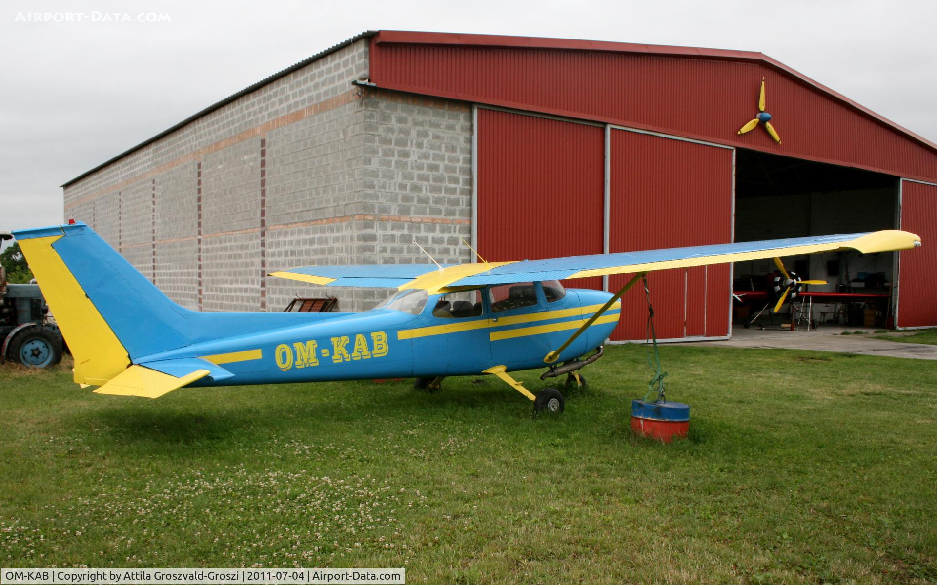 OM-KAB, 1973 Reims F172M Skyhawk C/N 1008, Air Service Base - Györszentiván-Böny Airfield