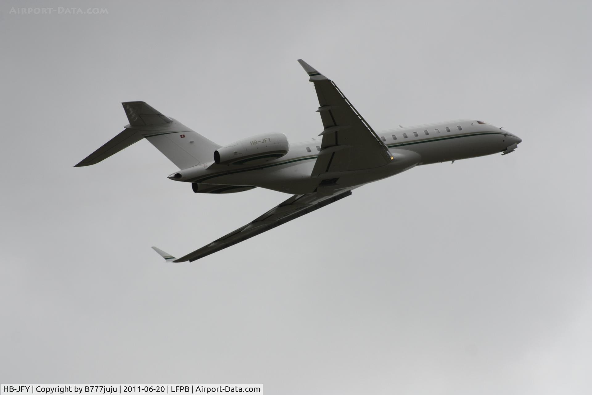HB-JFY, 2009 Bombardier BD-700-1A10 Global Express C/N 9347, on transit at Le Bourget