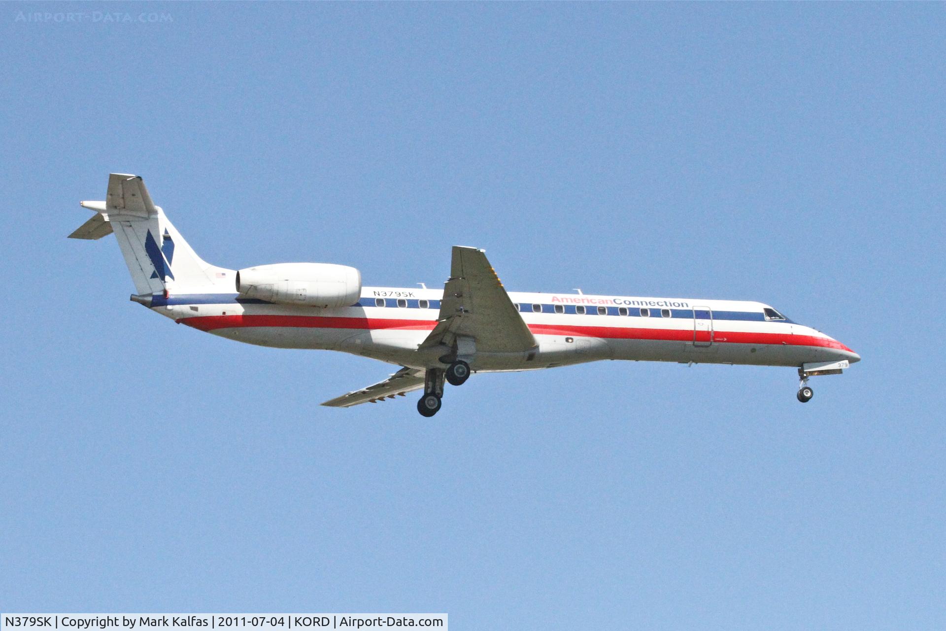 N379SK, 2002 Embraer ERJ-140LR (EMB-135KL) C/N 145606, Chautaugua Airlines / American Connection Embraer EMB-135KL, CHQ5078 arriving from KHPN, RWY 14R approach KORD.