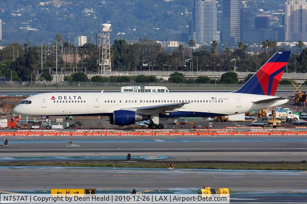 N757AT, 1984 Boeing 757-212 C/N 23127, Delta Air Lines N757AT (FLT DAL1197) taxiing to the North Complex for departure to Kahului/Maui (PHOG/OGG).