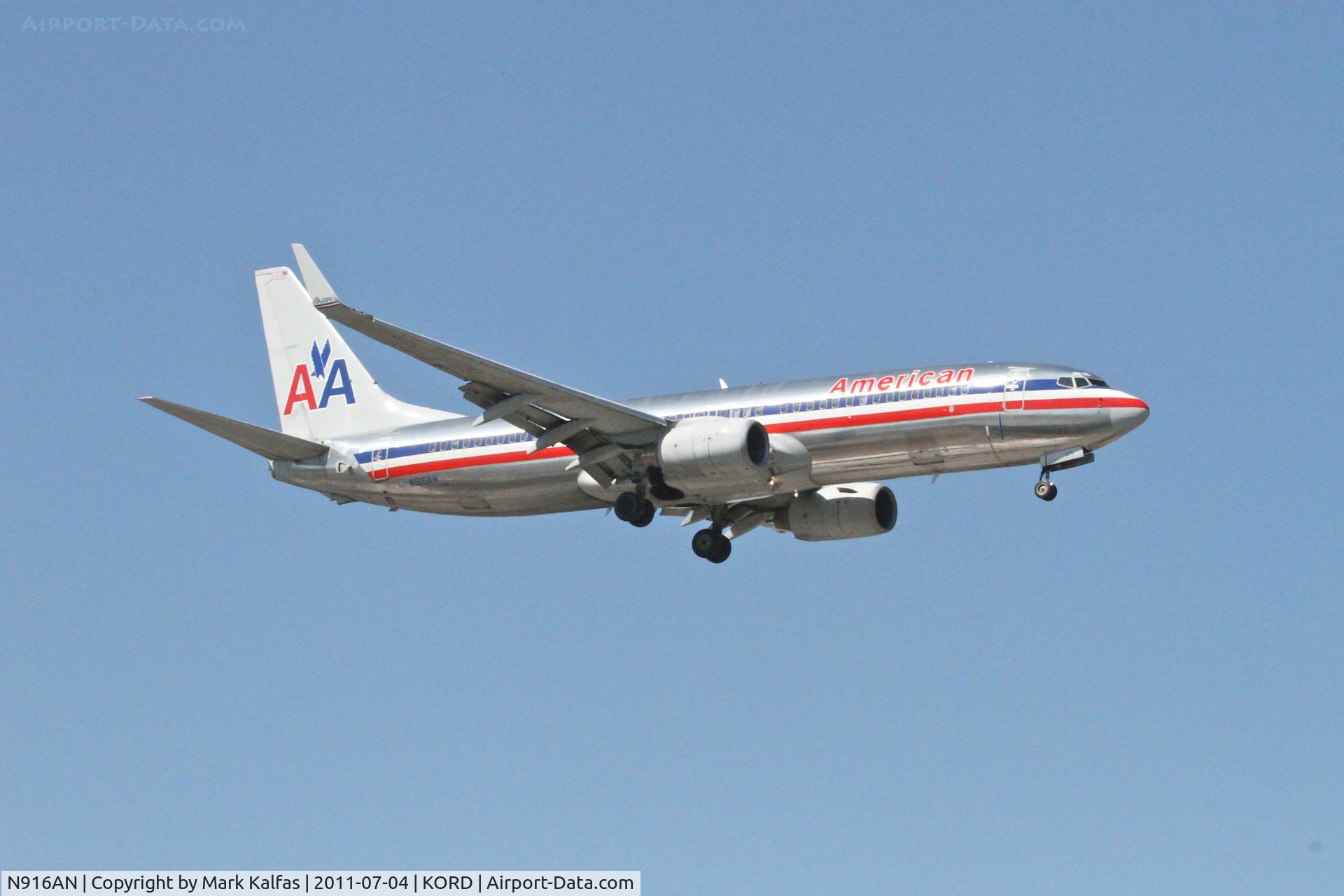 N916AN, 1999 Boeing 737-823 C/N 29517, American Airlines Boeing 737-823, AAL1544 arriving from KLAX, RWY 14R approach KORD.