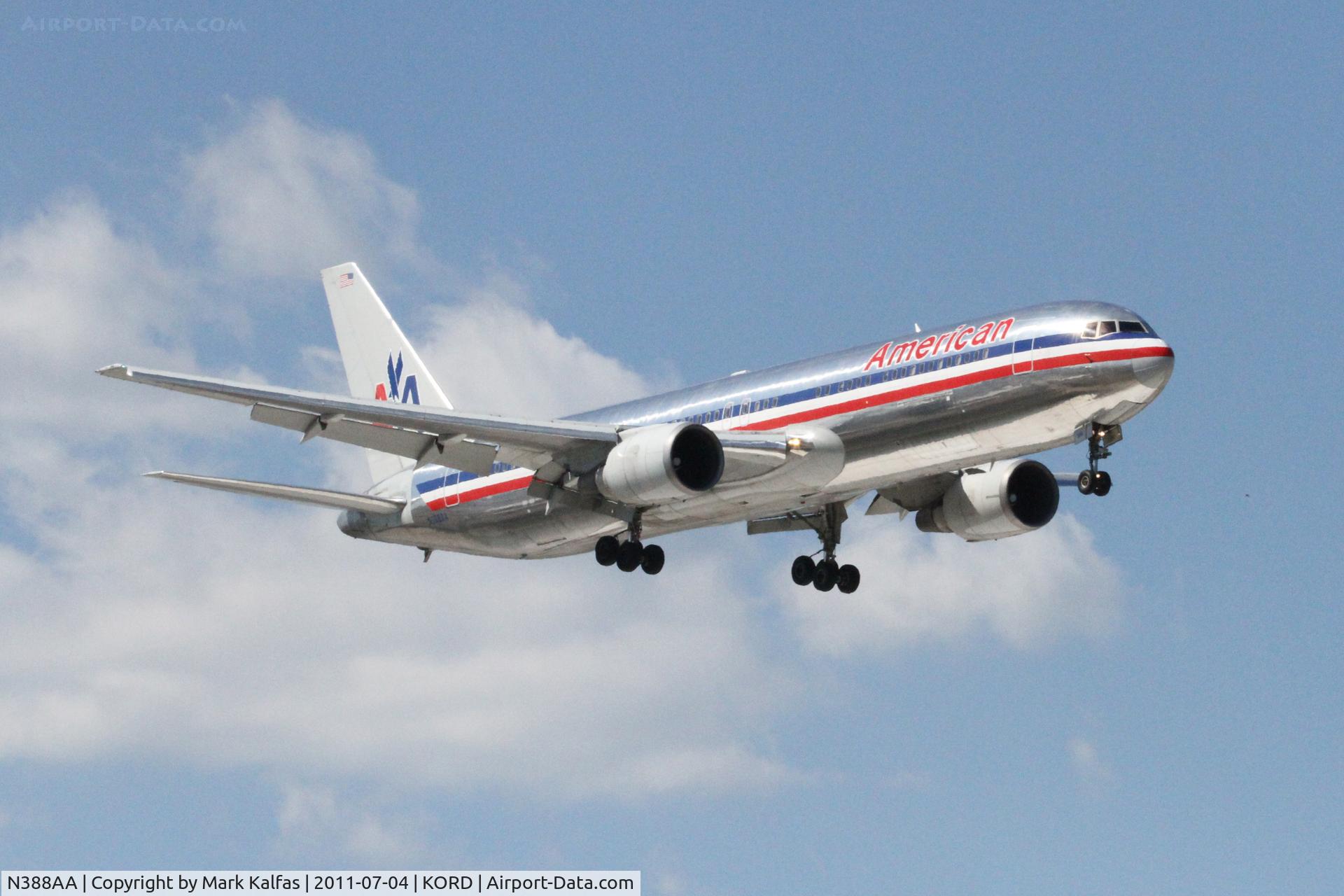 N388AA, 1994 Boeing 767-323 C/N 27448, American Airlines Boeing 767-323, AAL131 arriving from Helsinki/EFHK, RWY 14R approach KORD.
