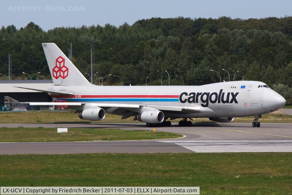 LX-UCV, 2004 Boeing 747-4R7F/SCD C/N 33827, taxying to the active