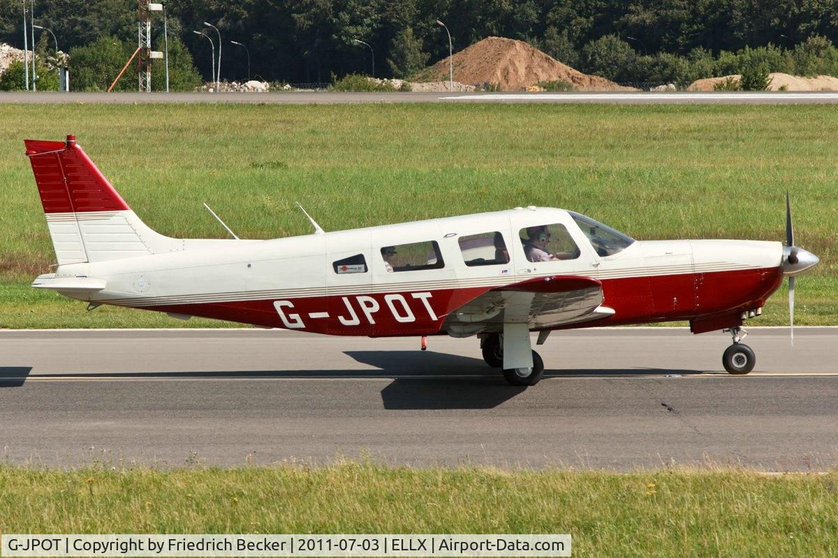 G-JPOT, 1981 Piper PA-32R-301 Saratoga SP C/N 32R-8113065, taxying to the active