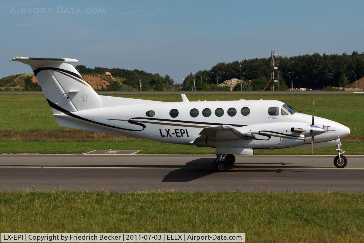 LX-EPI, 2007 Hawker Beechcraft B200 King Air C/N BB-1995, taxying to the active