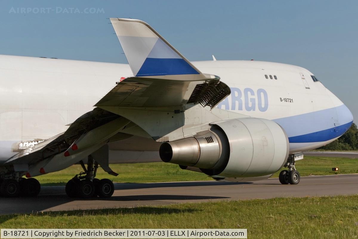 B-18721, 2005 Boeing 747-409F/SCD C/N 33738, holding point RW06