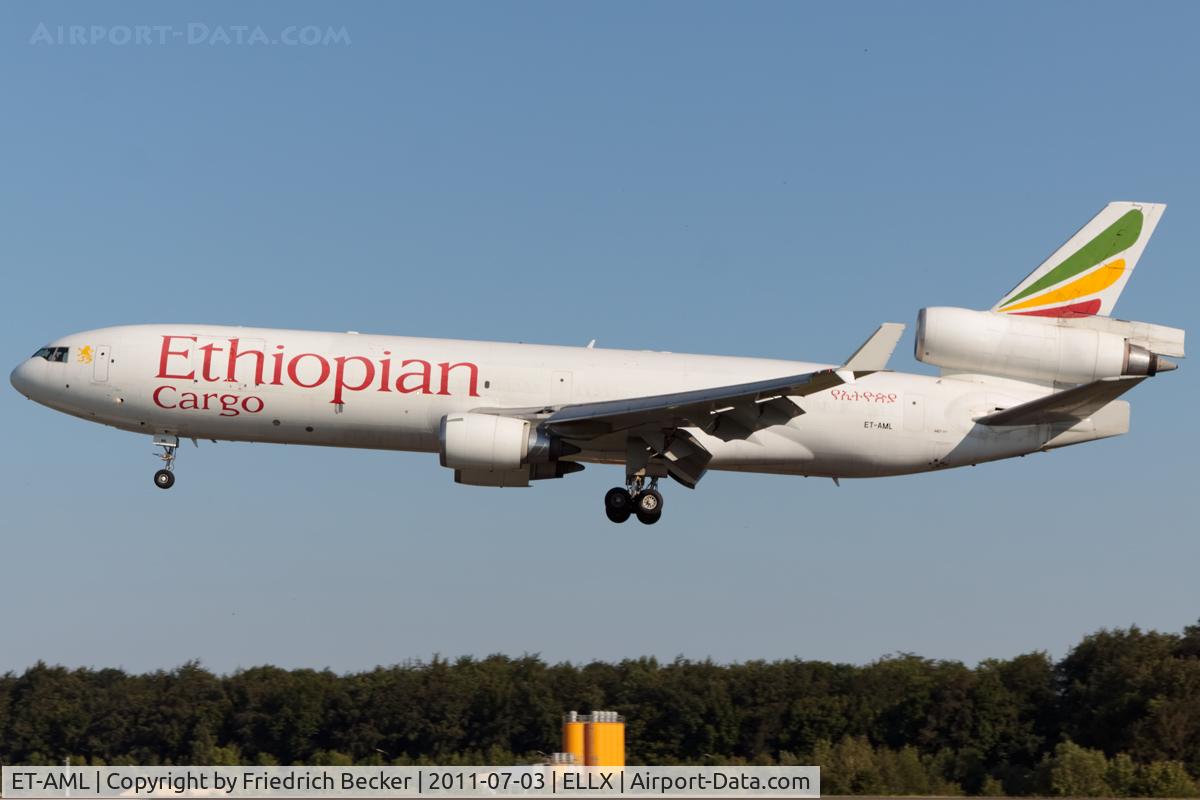 ET-AML, 1997 McDonnell Douglas MD-11F C/N 48758, on final RW06