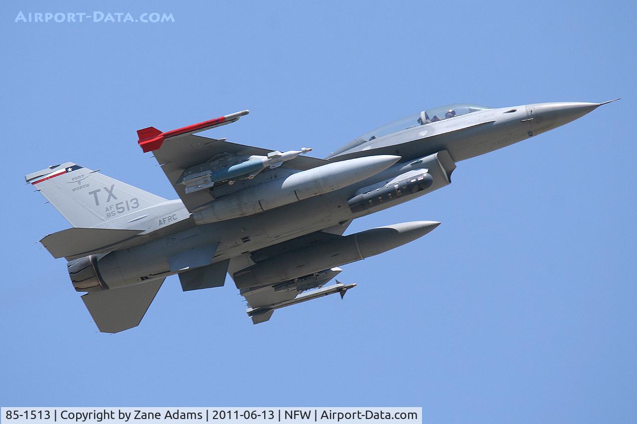 85-1513, 1985 General Dynamics F-16D Fighting Falcon C/N 5D-35, 301st FW F-16 At NASJRB Fort Worth - Carswell Field
