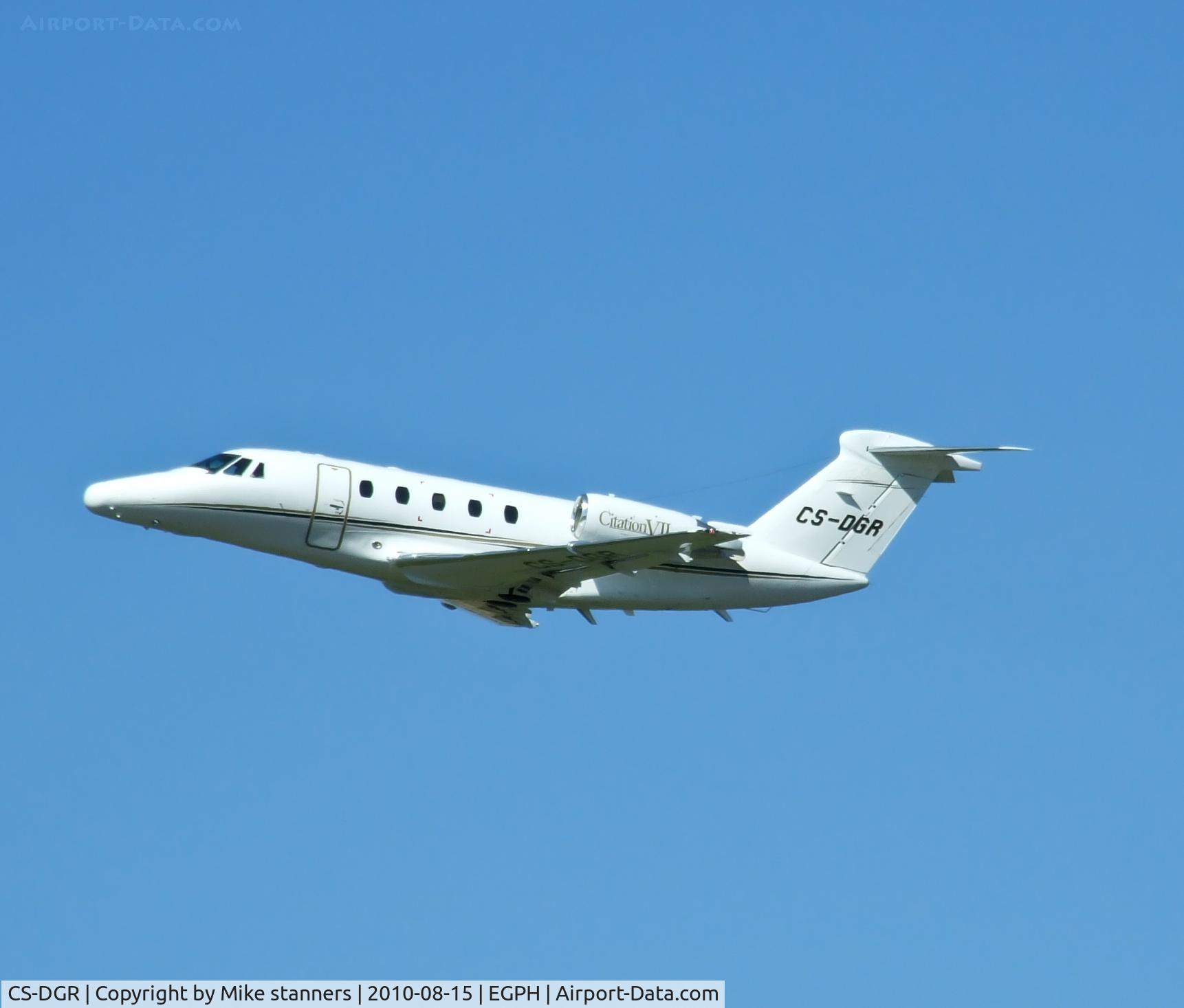 CS-DGR, 1994 Cessna 650 Citation VII C/N 650-7045, Air jet Citation VII Departs on runway 24