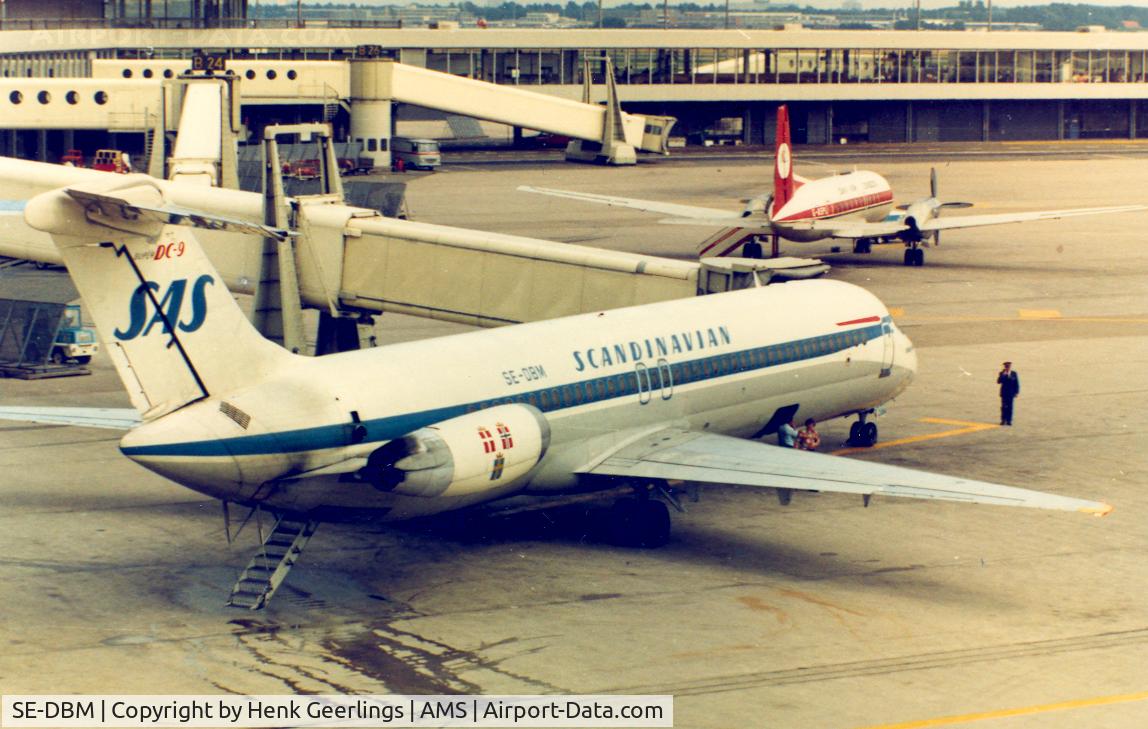 SE-DBM, 1974 Douglas DC-9-41 C/N 47633, Scandinavian - SAS