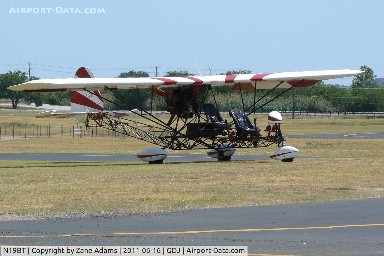 N19BT, 1975 Breezy RLU-1 C/N BJT-1, Breezy at Granbury Municipal