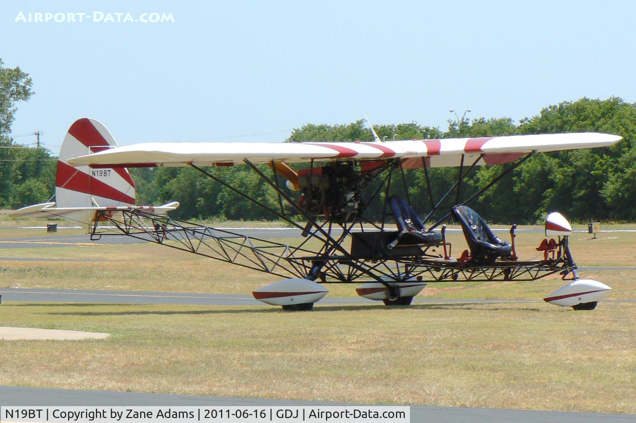 N19BT, 1975 Breezy RLU-1 C/N BJT-1, Breezy at Granbury Municipal