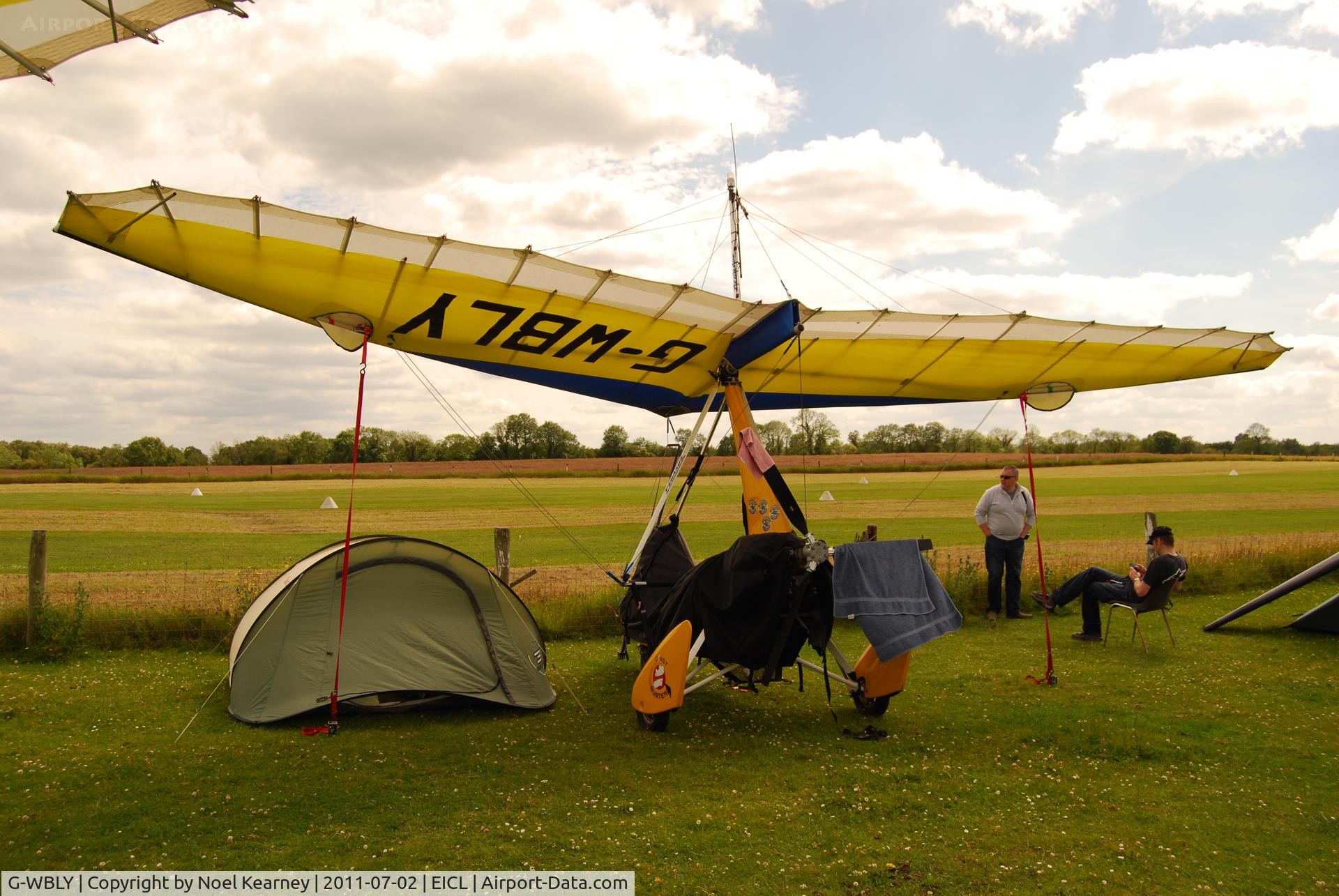 G-WBLY, 2004 Mainair Pegasus Quik C/N 8057, Attending the Clonbullogue Fly-in July 2011