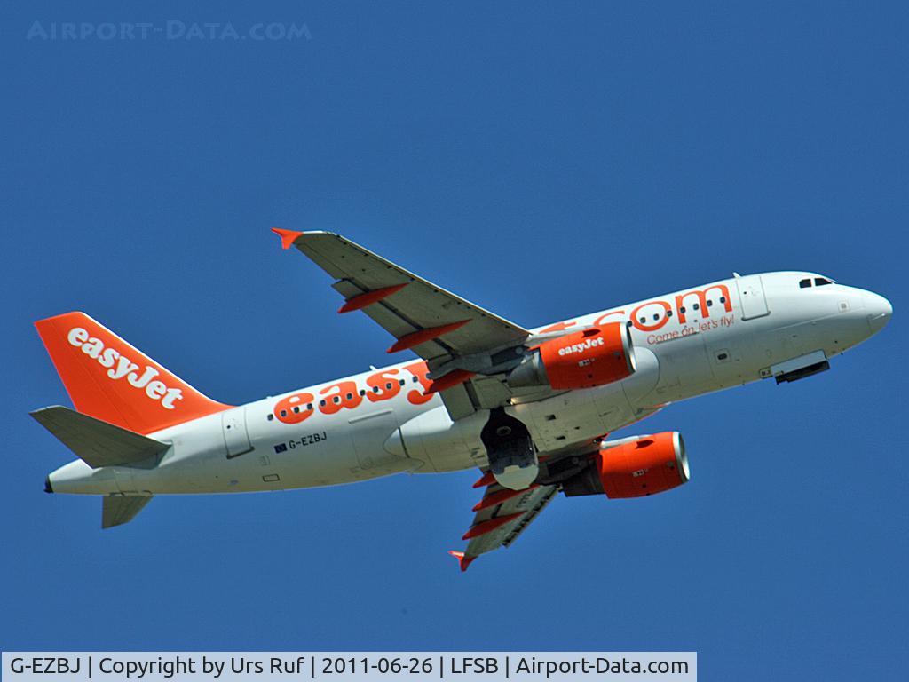 G-EZBJ, 2007 Airbus A319-111 C/N 3036, easyJet 4636 departing to Berlin-Schoenfeld