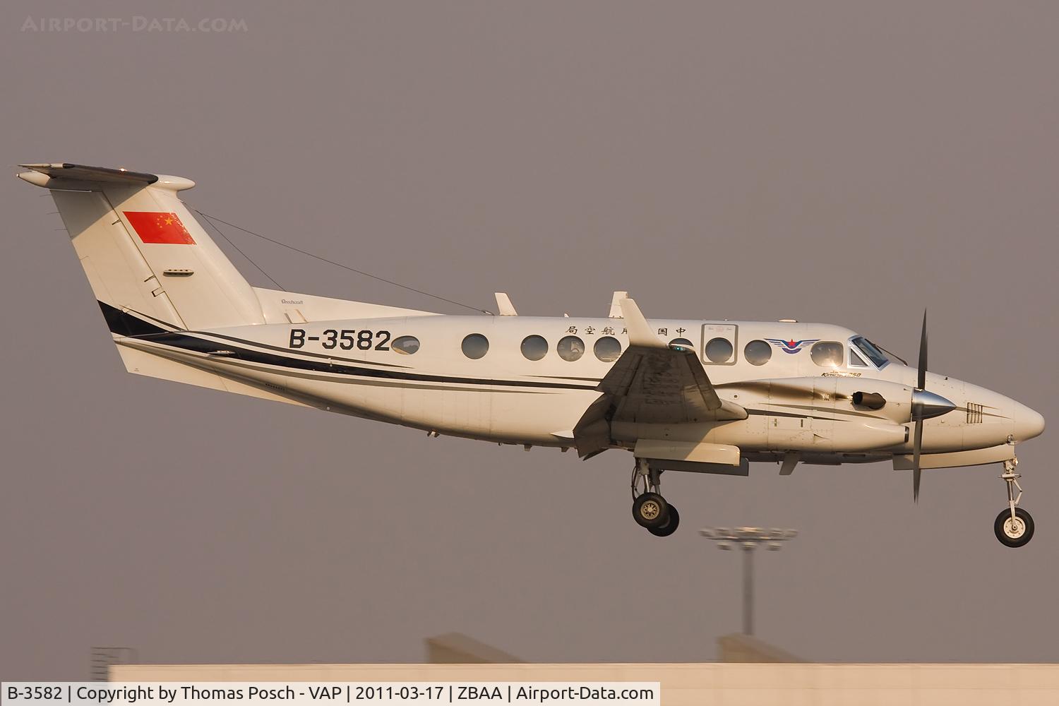 B-3582, Beech B300 King Air C/N FL113, CAAC