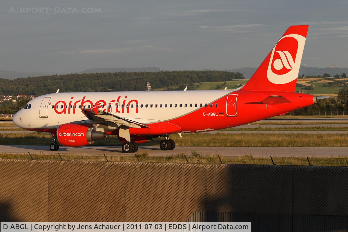 D-ABGL, 2008 Airbus A319-112 C/N 3586, Taxiing to rwy 25