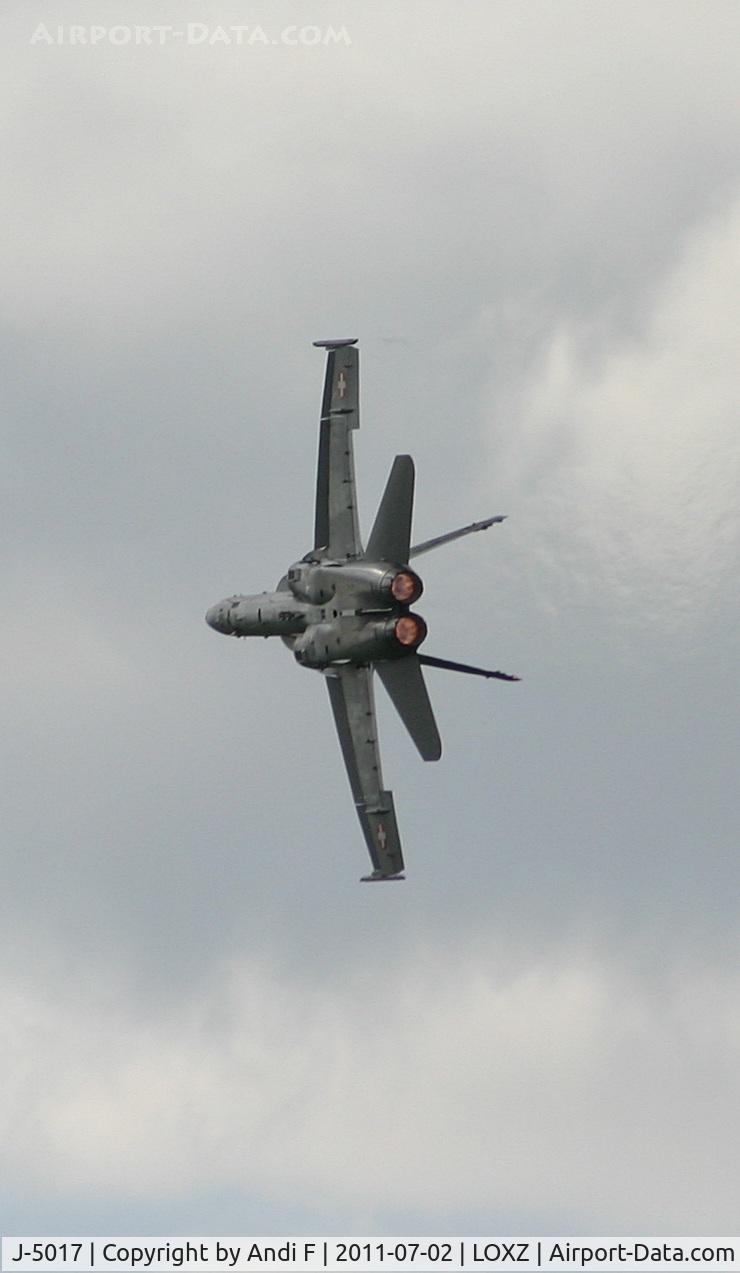 J-5017, McDonnell Douglas F/A-18C Hornet C/N 1365/SFC017, Solo F-18 at Airpower11