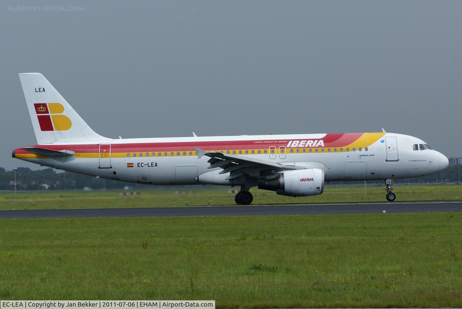 EC-LEA, 1999 Airbus A320-214 C/N 1099, Just after touchdown on the Polderbaan, Schiphol.
