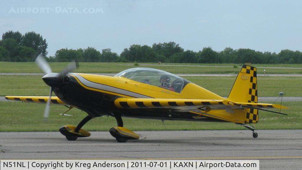 N51NL, 2000 Extra EA-300/L C/N 108, Extra 300 taxiing on the ramp.