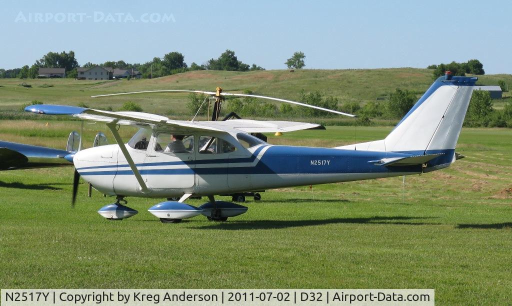 N2517Y, 1962 Cessna 172D C/N 17249817, Starbuck Fly-in 2011