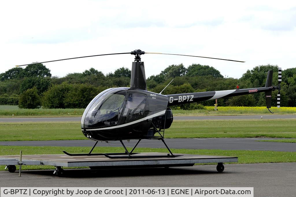 G-BPTZ, 1989 Robinson R22 Beta C/N 0958, light helo at Retford-Gamston