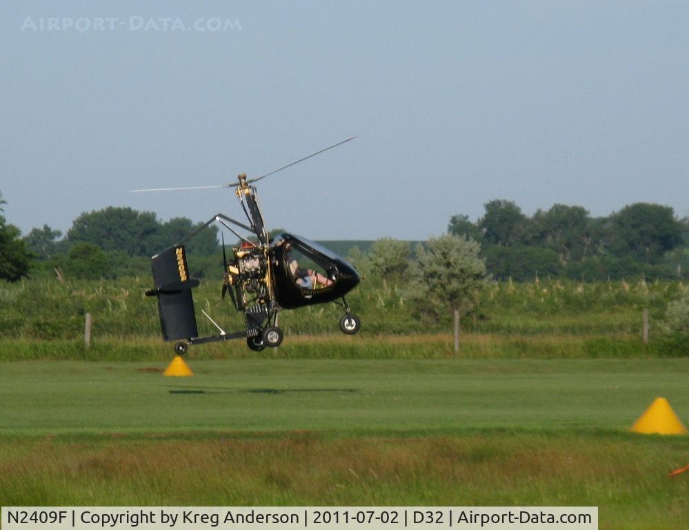 N2409F, 2000 RAF 2000 GTX SE C/N 002, Starbuck Fly-in 2011
