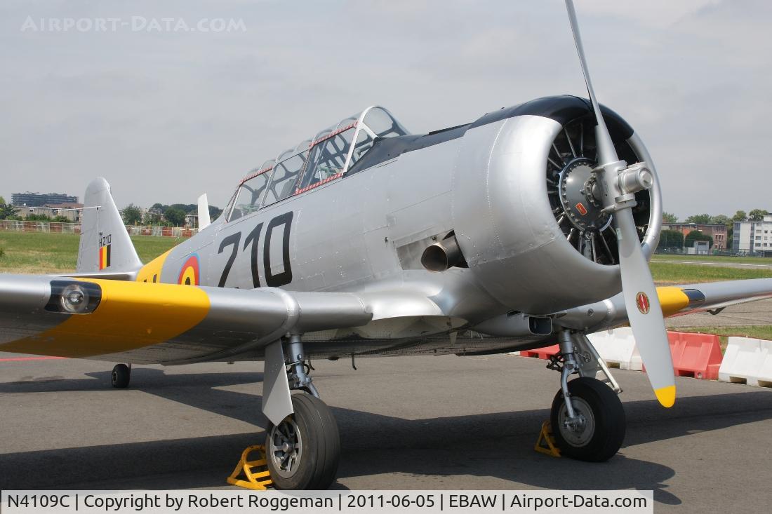N4109C, 1952 North American T-6G Texan C/N SA-078, Fly in.Painted in Belgian Air Force colors. H-210 pilot Lt Baudouin de Changy.