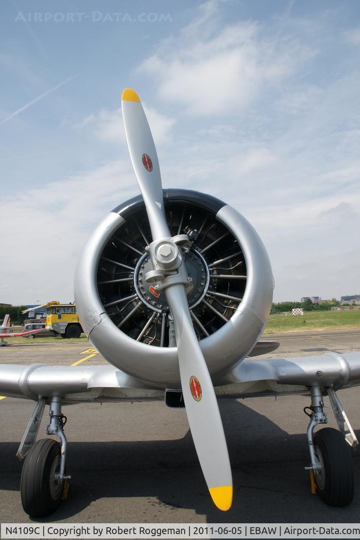 N4109C, 1952 North American T-6G Texan C/N SA-078, Fly in.Painted in Belgian Air Force colors. H-210 pilot Lt Baudouin de Changy.