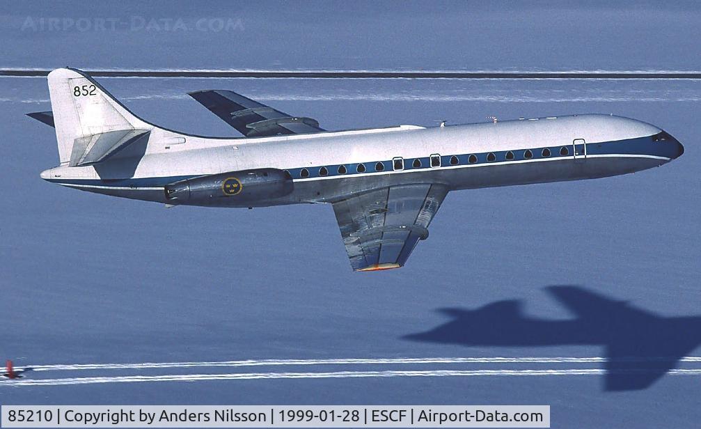 85210, 1966 Sud Aviation SE-210 Caravelle III C/N 210, Last flight for 85210. Making a last fly by over Malmen air base.