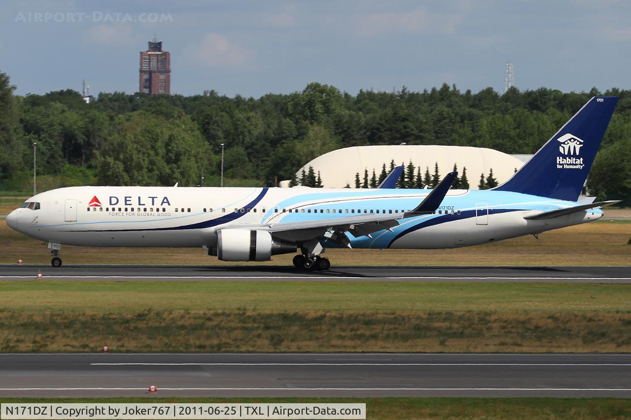 N171DZ, 1998 Boeing 767-332 C/N 29690, Delta Air Lines